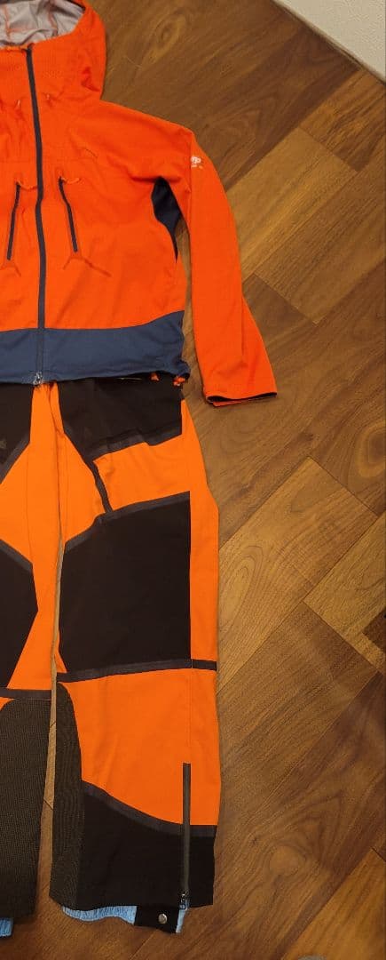 Phenix 春スキー用スキーウェア Lサイズ フェニックス phenix スキーウェア 上下Lサイズ phoenix スキーウェア