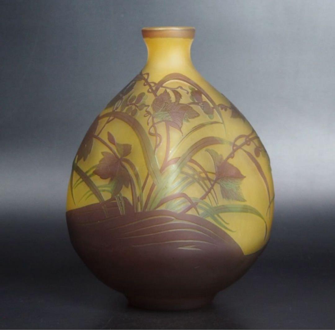 送料無料 時代物　被せガラス蔦葛文扁壺　花文花瓶　高さ23.5ｃｍ　共箱 送料無料 時代物 被せガラス蔦葛文扁壺 花文花瓶 高さ23.5cm